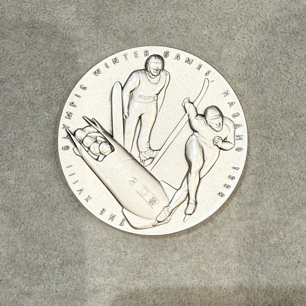 長野オリンピック 純銀製 記念メダルのお買取金額のご紹介