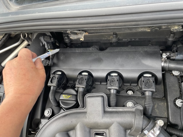 クワッドリード レデューサー キット for PEUGEOT@1.6Turbo | RED