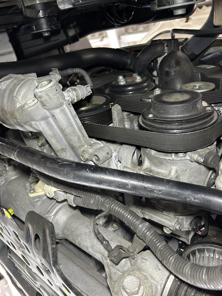 トヨタ／クラウン】オルタネーター交換 : トヨタ クラウン