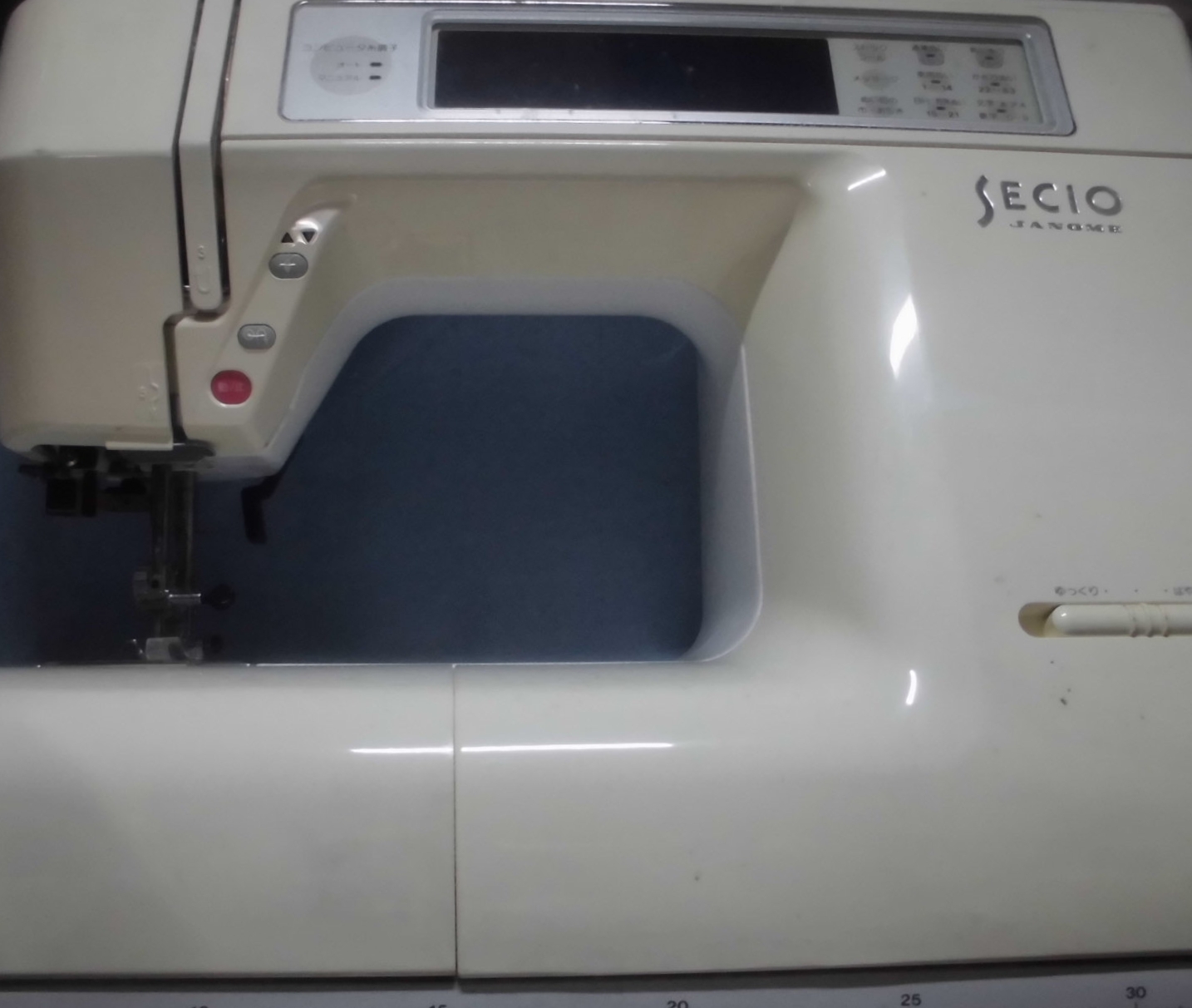 ジャノメミシン修理｜セシオ8300｜ミシンの電源を入れると「異常音」が