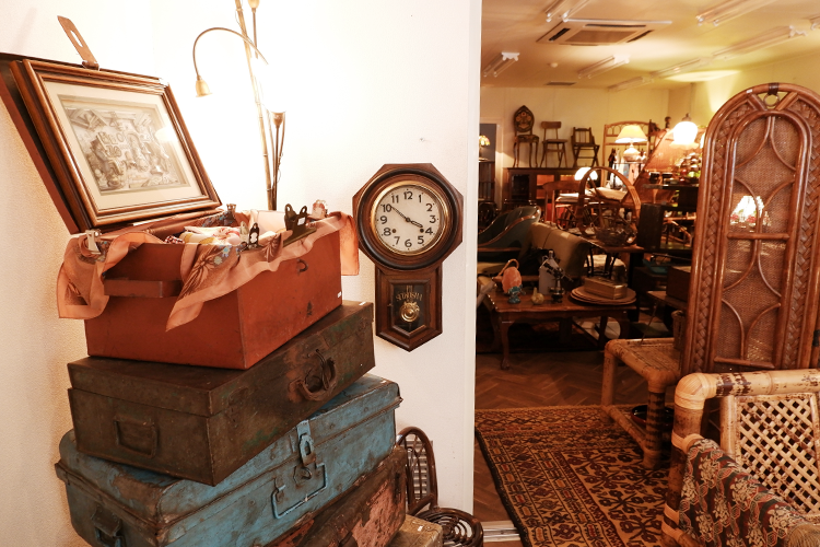 唯一無二の古道具に彩られた空間「アルトイイ」｜Discovery｜【公式