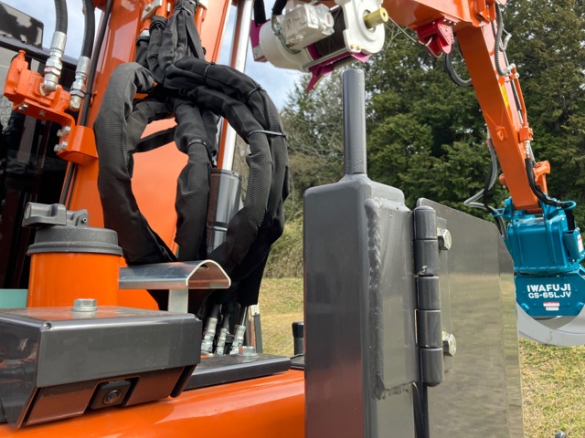 納入事例】日立建機ZX75US-5Bグラップルパッケージ（アタッチメント