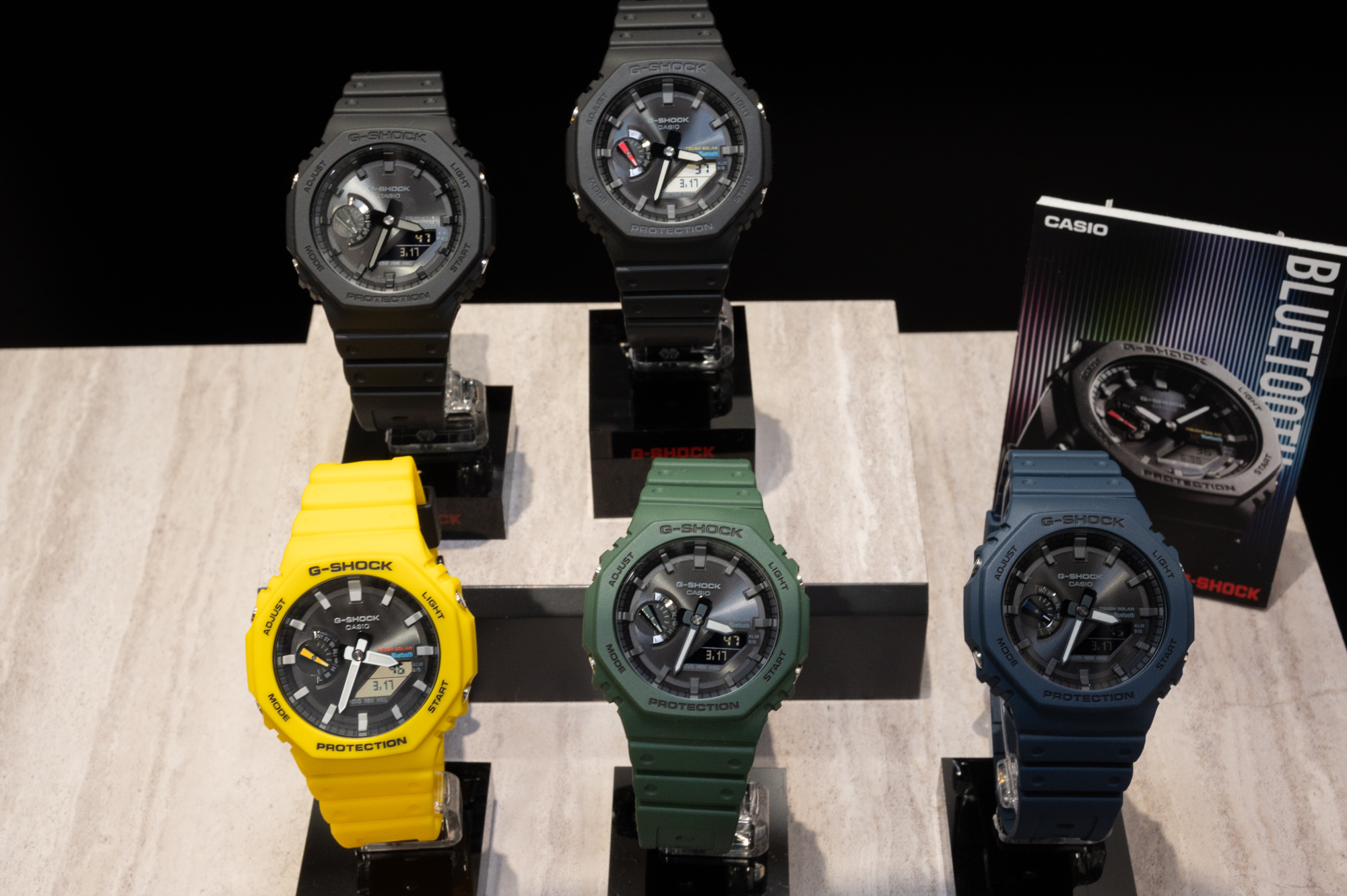 ゴツくないG-SHOCK、人気2100シリーズがソーラー発電に「GA-B2100