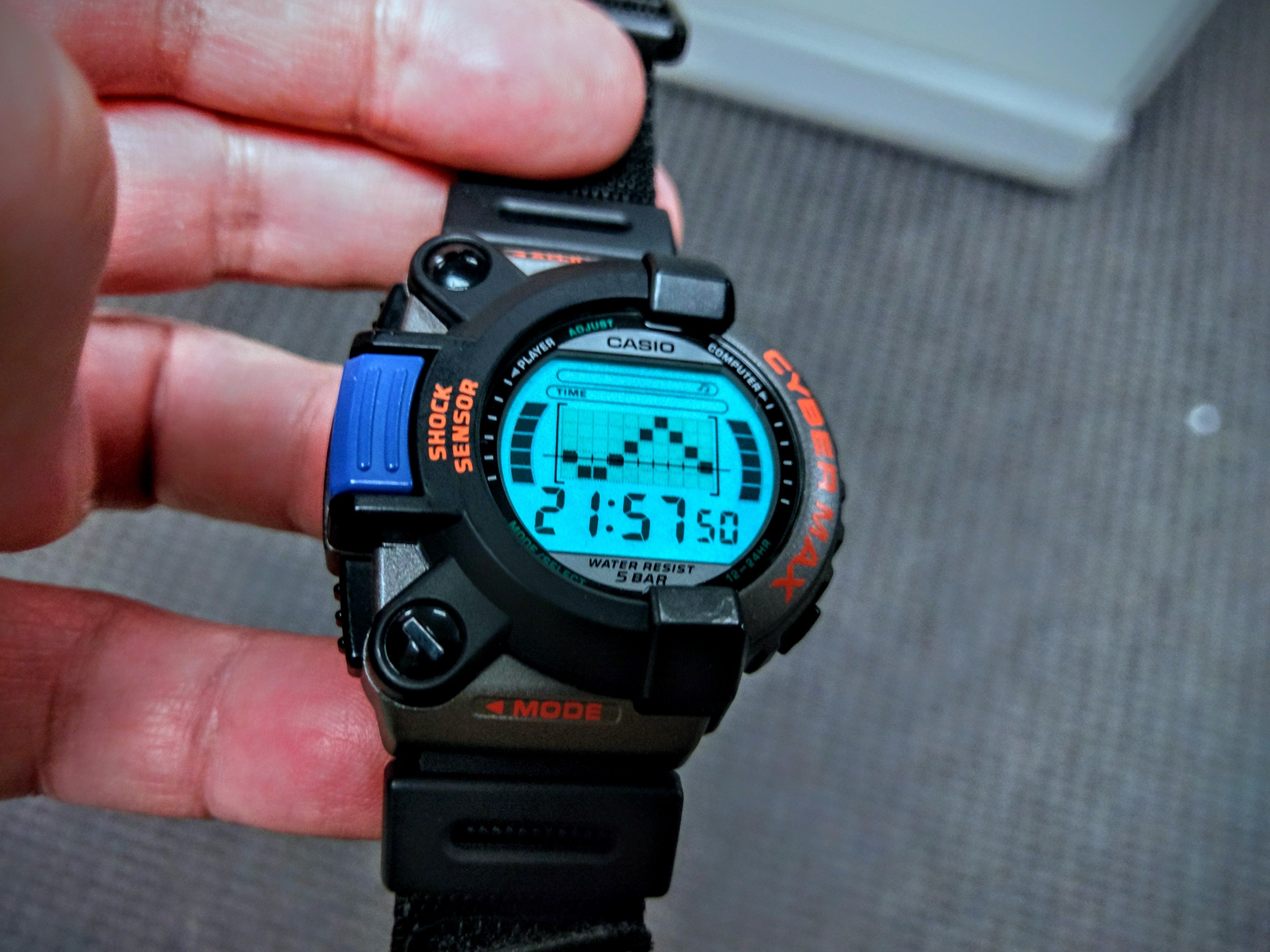 Weird-looking Casio punches its way from Japan: JG-300 Cyber Max