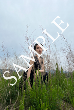 戸田恵梨香『彼女』発売記念 書店購入者特典＆パネル展示店が決定