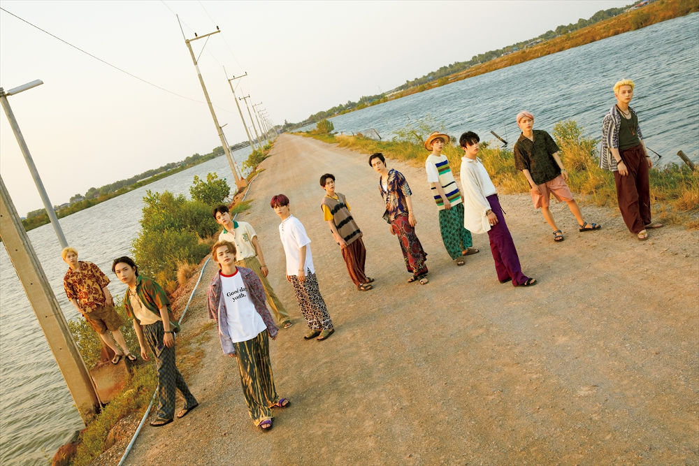 INIファースト写真集『Chrono』-2023年8月30日(水)発売