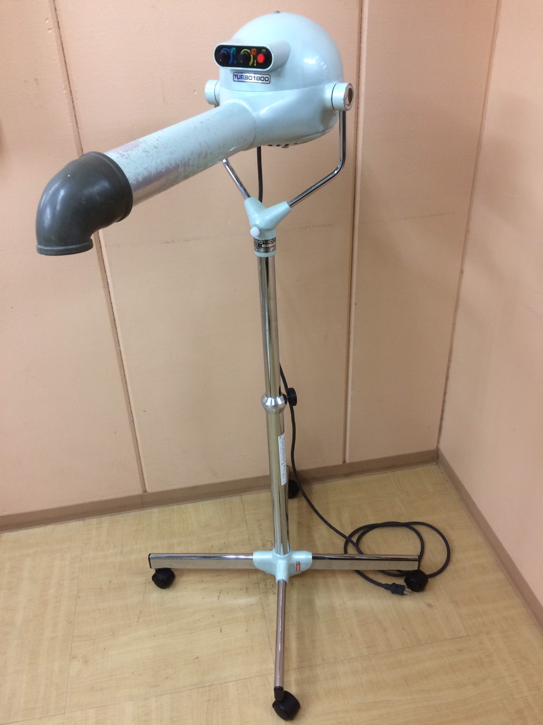 ハチコウ スタンド型ドライヤー ターボ1800 | WanWanTown