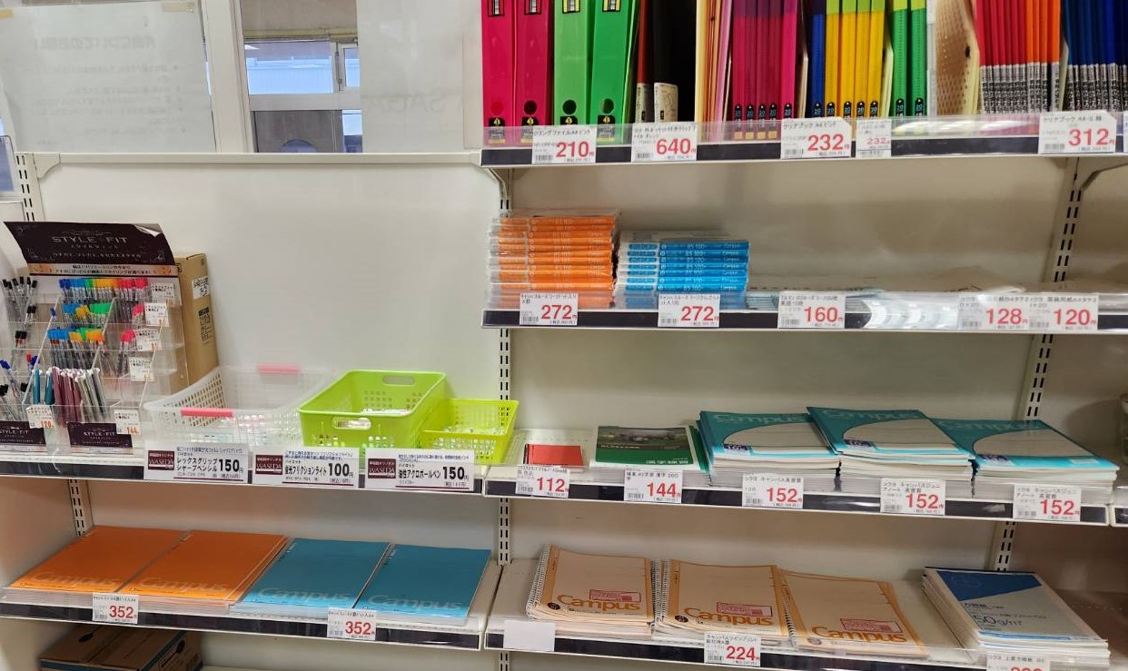 学校生活に必要なものが何でも揃うのが早稲田佐賀の売店です！ | 学園