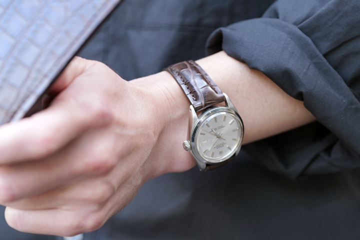 腕時計を彩るアイテムについてのご紹介です | WILDSWANS(ワイルド