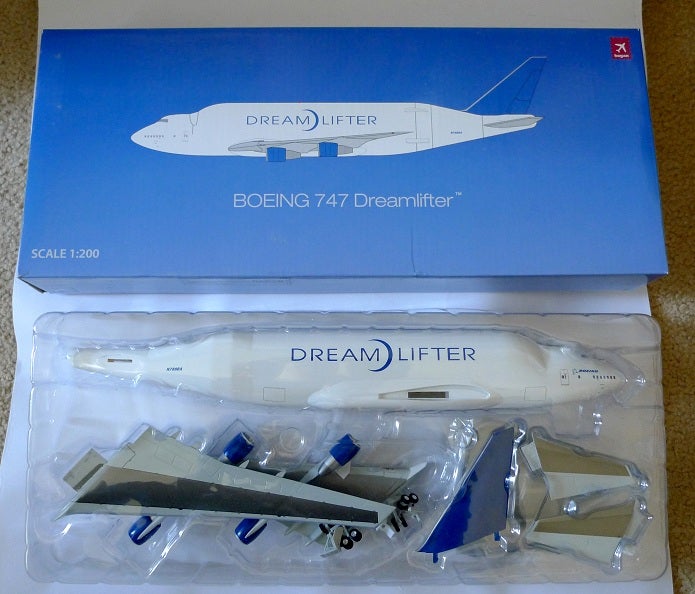 Wings900 - 1:200 Hogan Boeing 747 LCF Dreamlifter