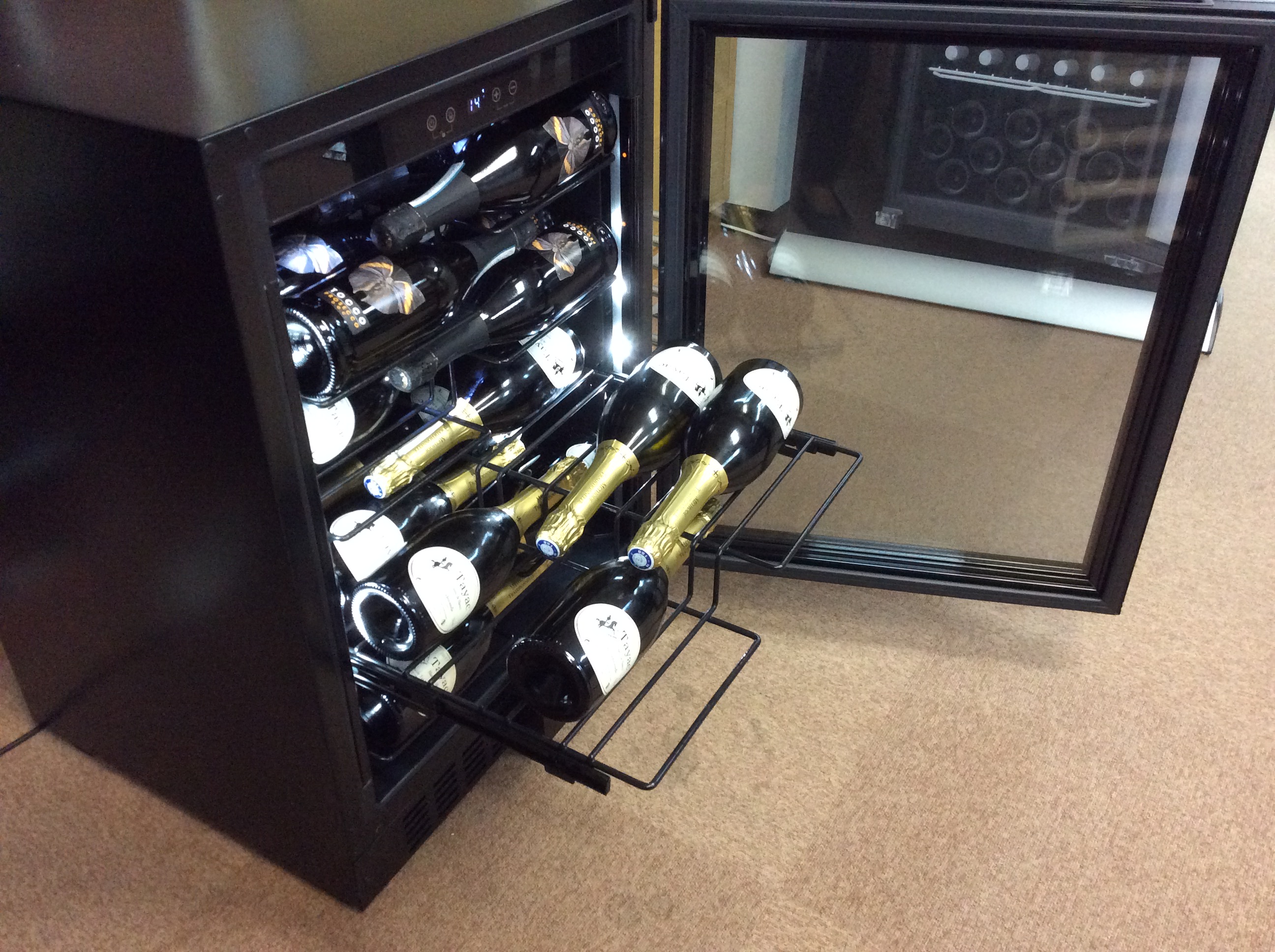 ファンビーノ・ブリリアント【最大収納40本】 - 商品詳細 - ワインセラー屋