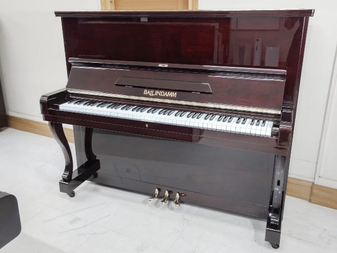 バリンダム B-126 IMPERIAL／155645 | ウイスタリアピアノ