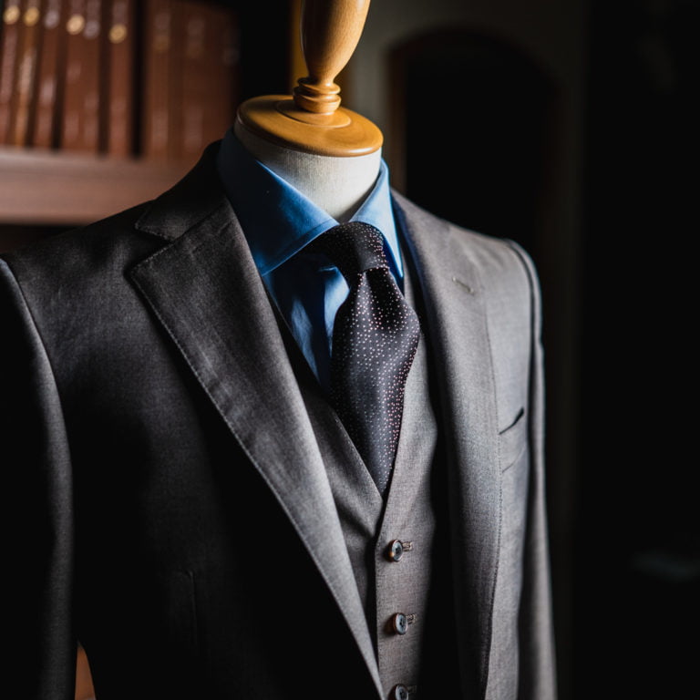 横浜テーラーナガサカ今回の生地はフランスの高級生地ブランドDORMEUIL