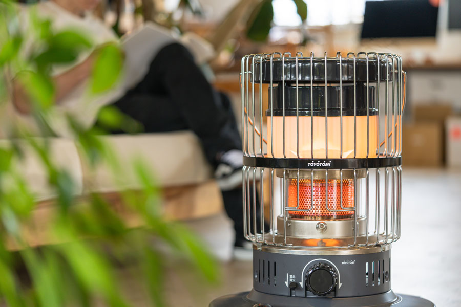 人気のストーブに新色が登場！対流形ストーブ「KR-47A」・反射形