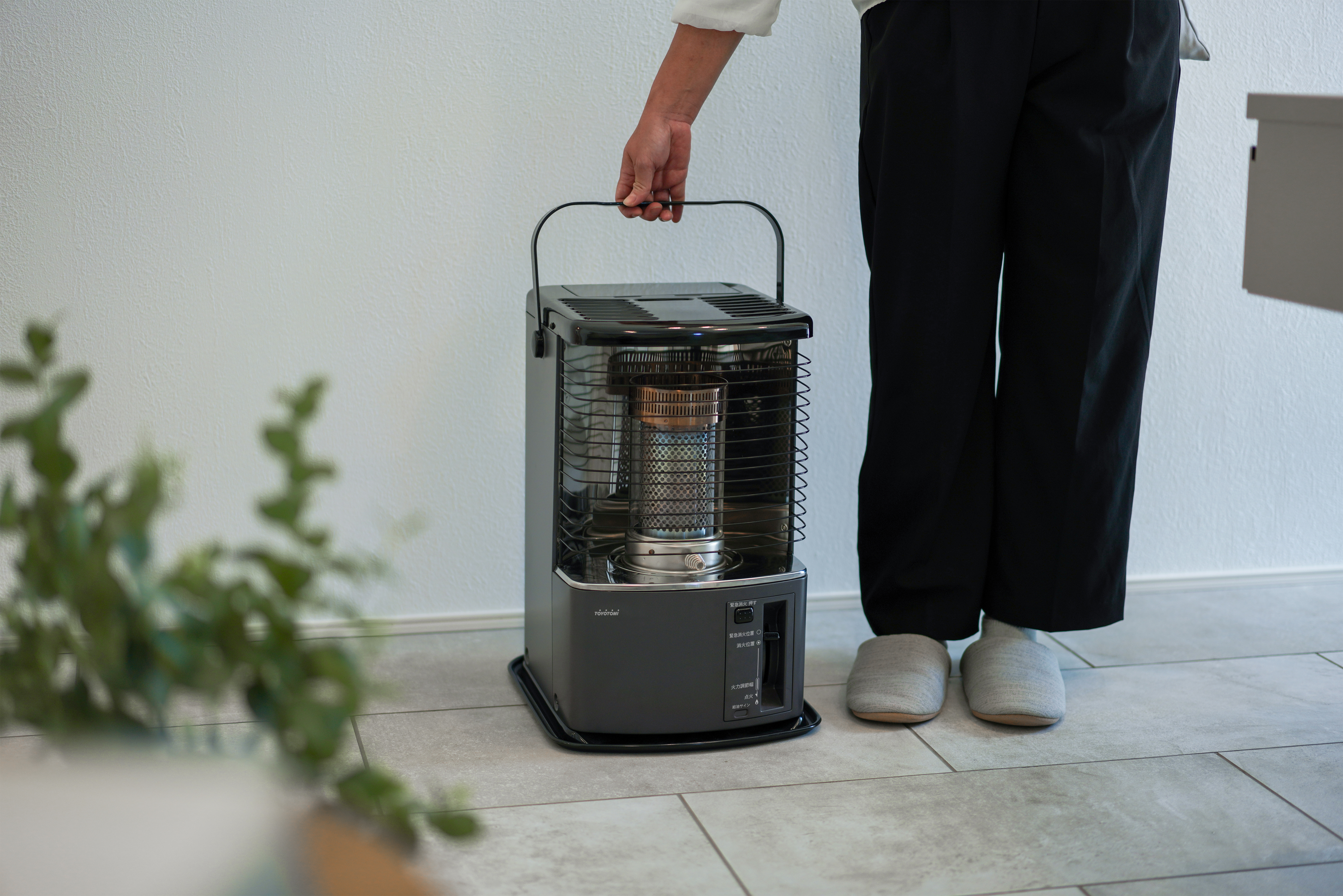 人気のストーブに新色が登場！反射形ストーブ「RS-H29」のグレーを新