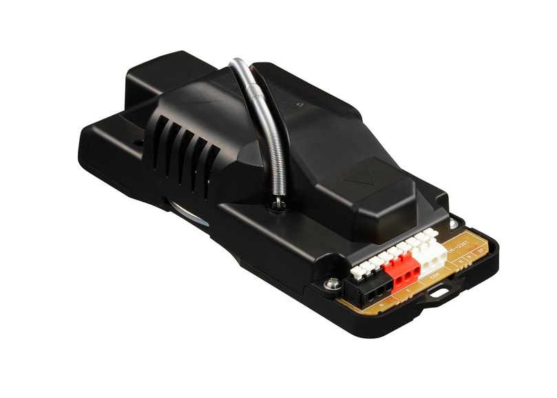 火災など非常時の避難放送も可能で、業界最小サイズの「小型天井埋込型