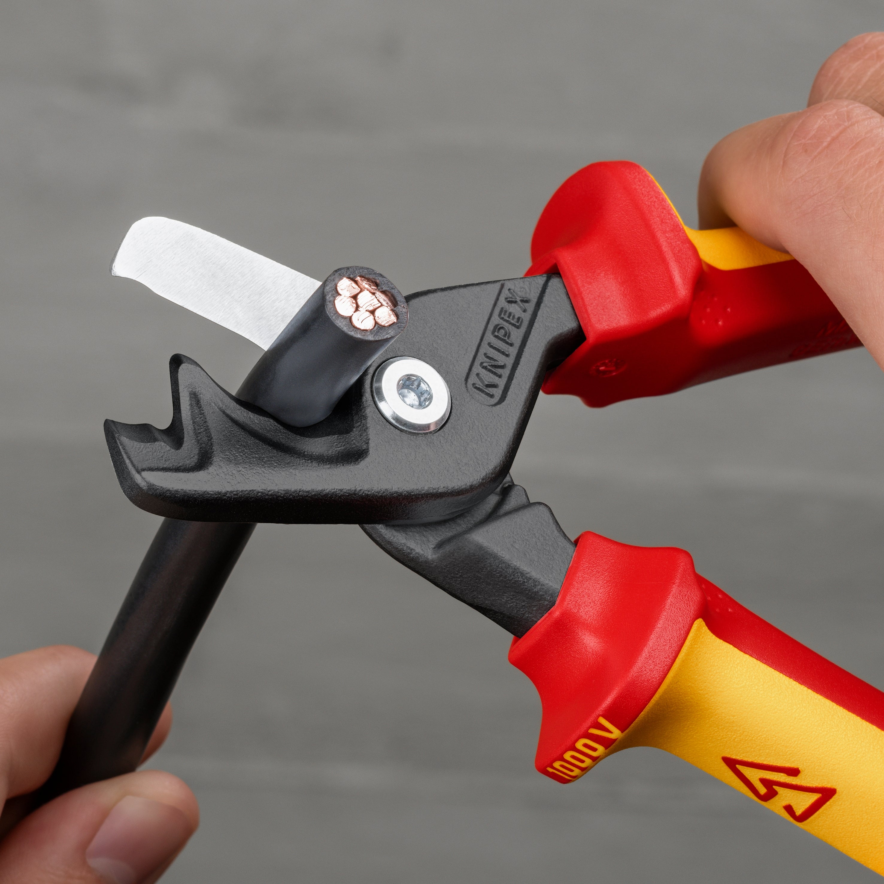 Knipex 95 18 225 StepCut XL Cable Shears - 1000V Insulated – Tool Nut