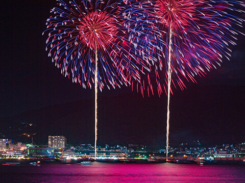 夜空を彩る全国の花火大会ツアー2025｜旅っくす