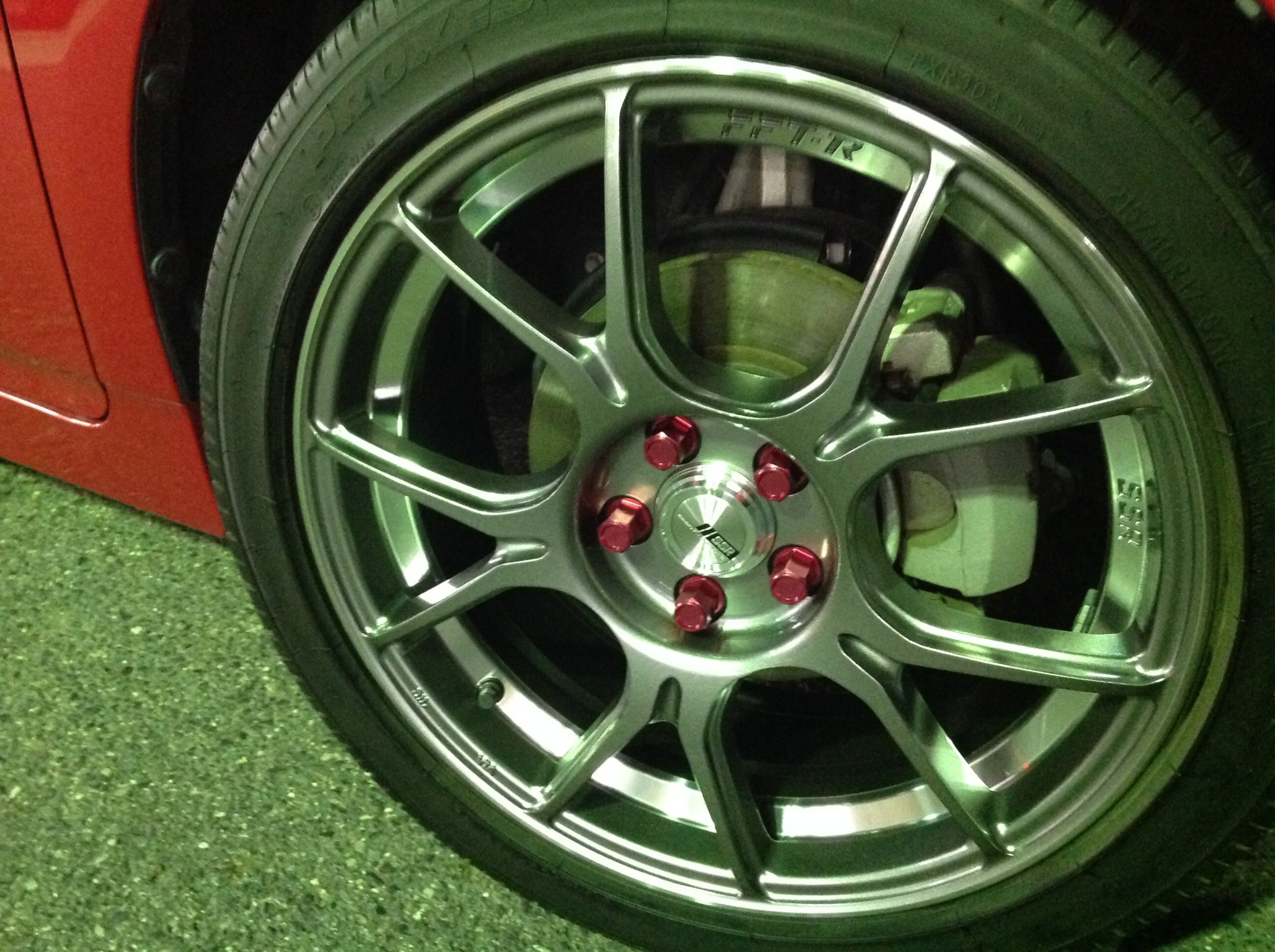 プリウスにSSR GTX02の取付け作業☆ | 店舗おススメ情報 | タイヤ館