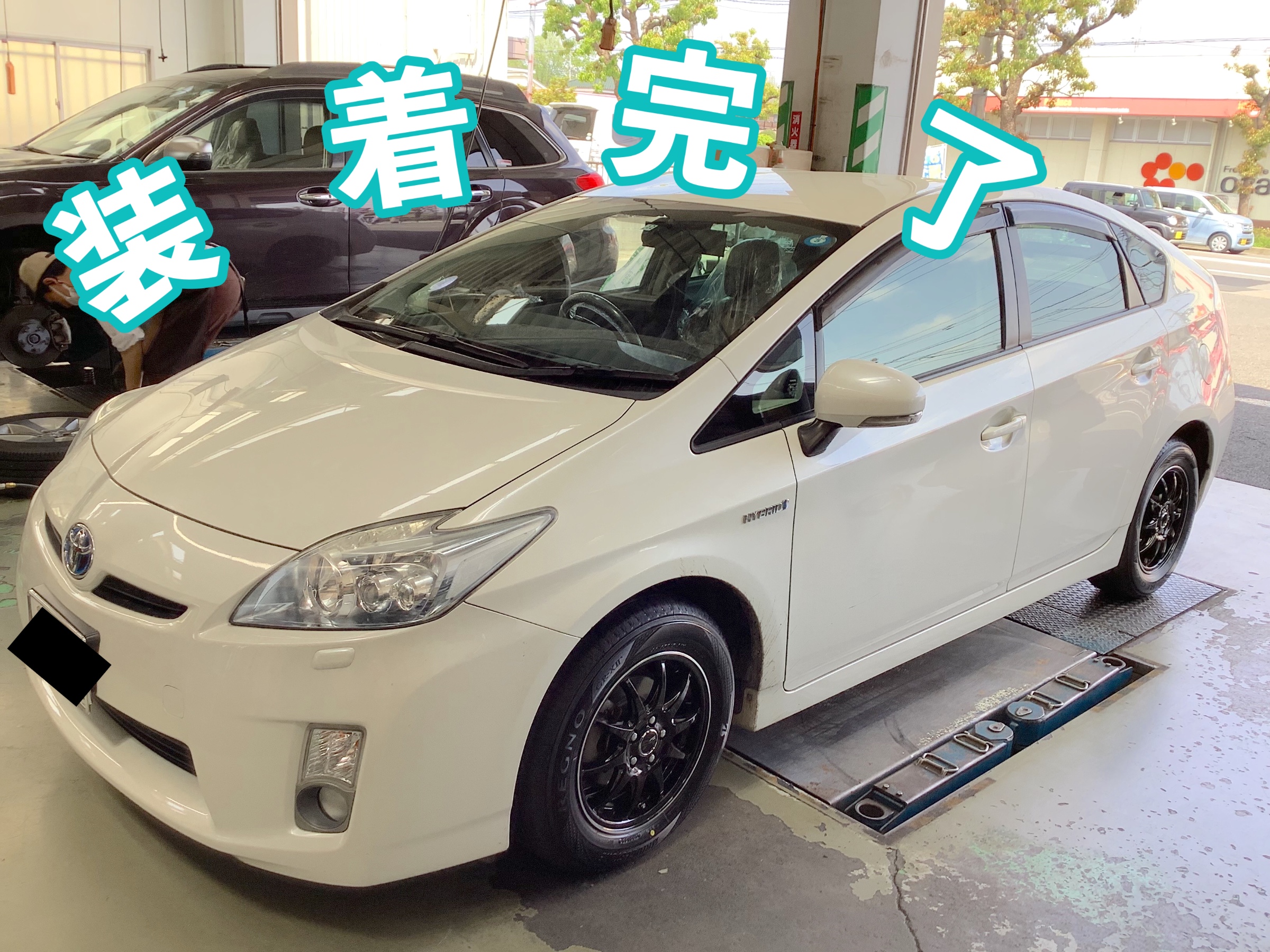 トヨタ プリウス【30系】 JPスタイルR10&レグノGR-XⅡ スタイリッシュ