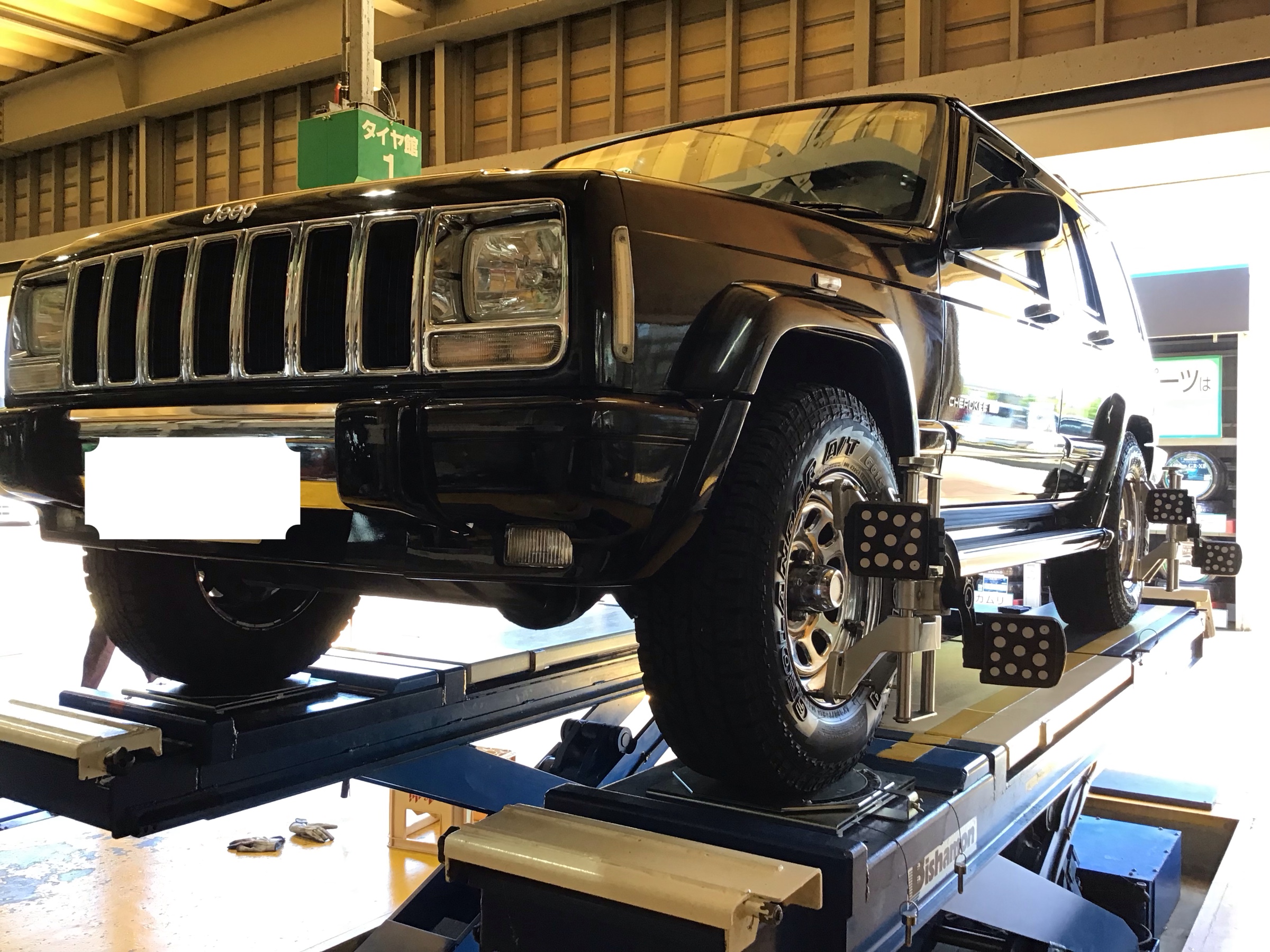 ジープ チェロキー アライメント調整 | 店舗おススメ情報 | タイヤ館