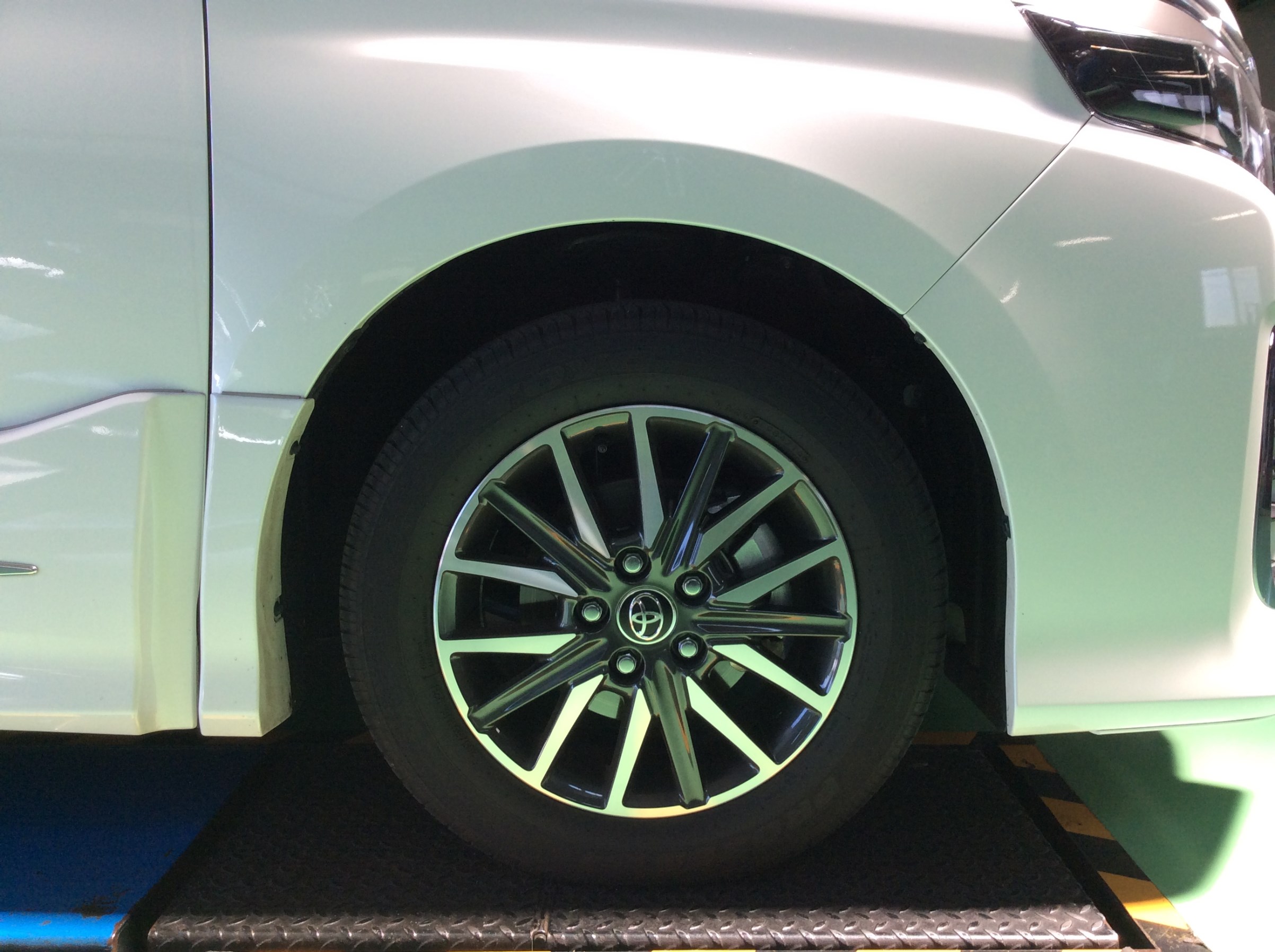 VOXY 80型 煌IIにダウンサス「RSR Ti2000ダウン」取り付け