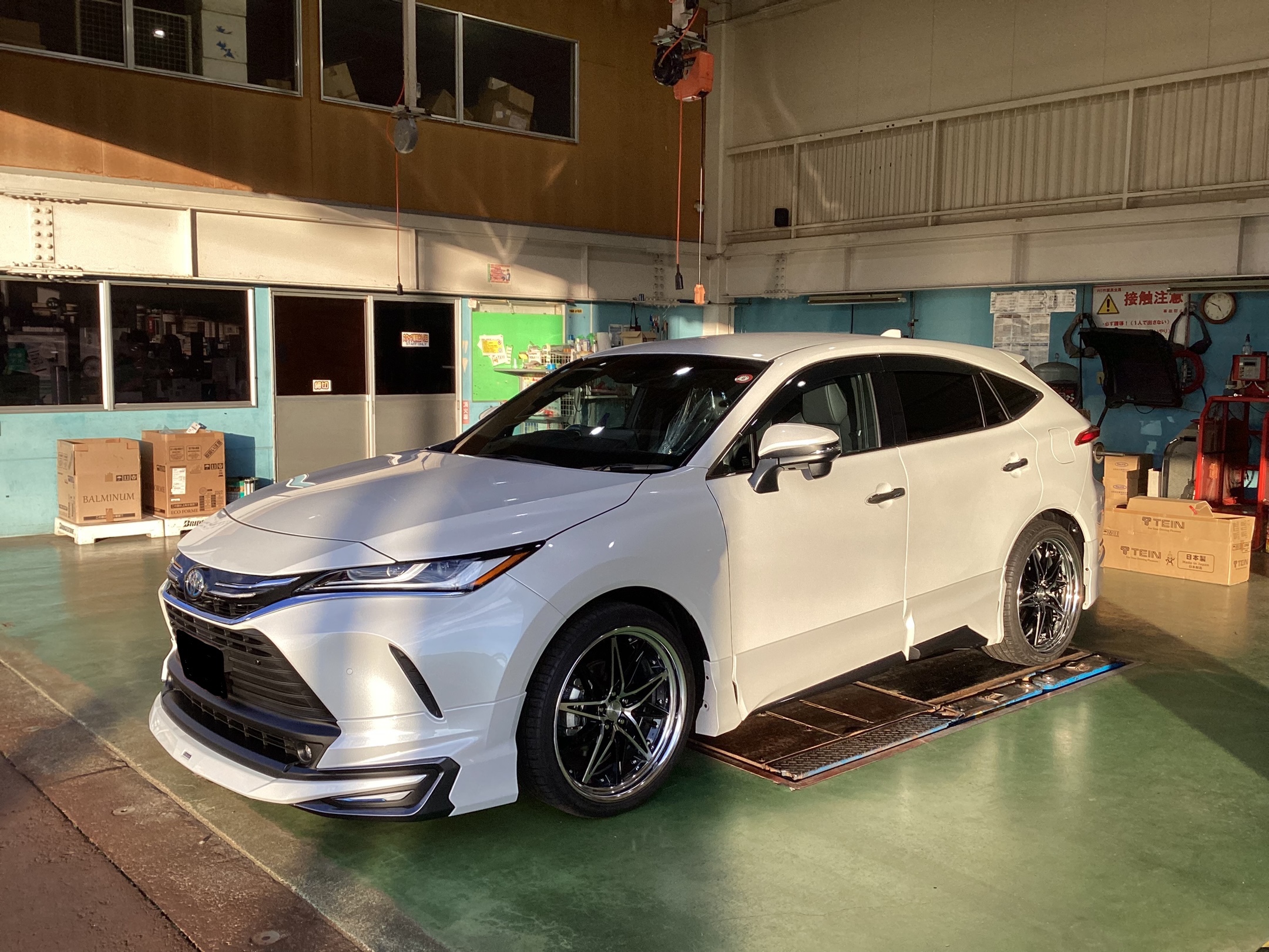 ハリアー(AXUH85) テイン フレックスZ 車高調お取り付け | 店舗お