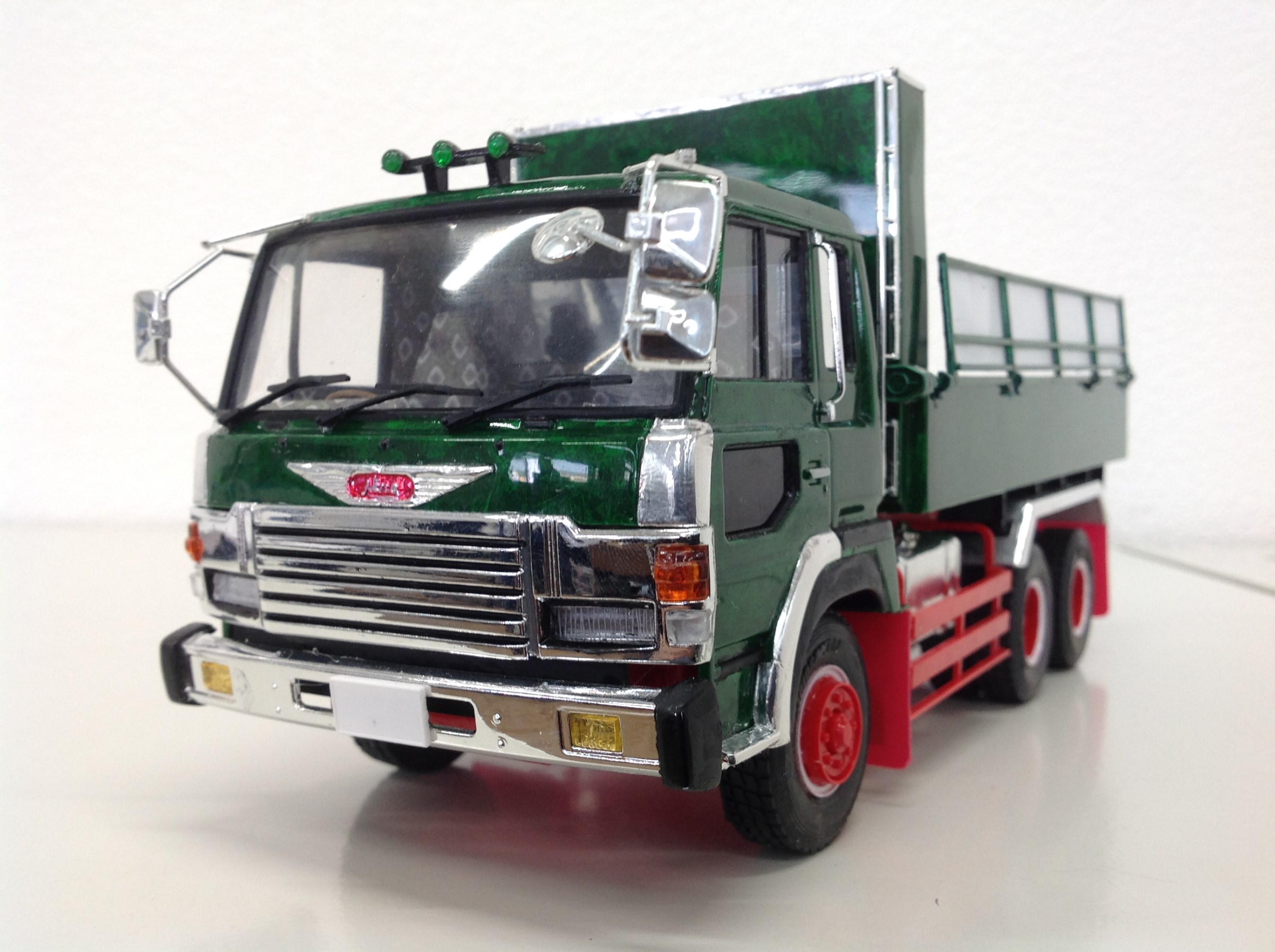 アオシマ日野ドルフィンダンプメッキキャブ アオシマ デコトラ