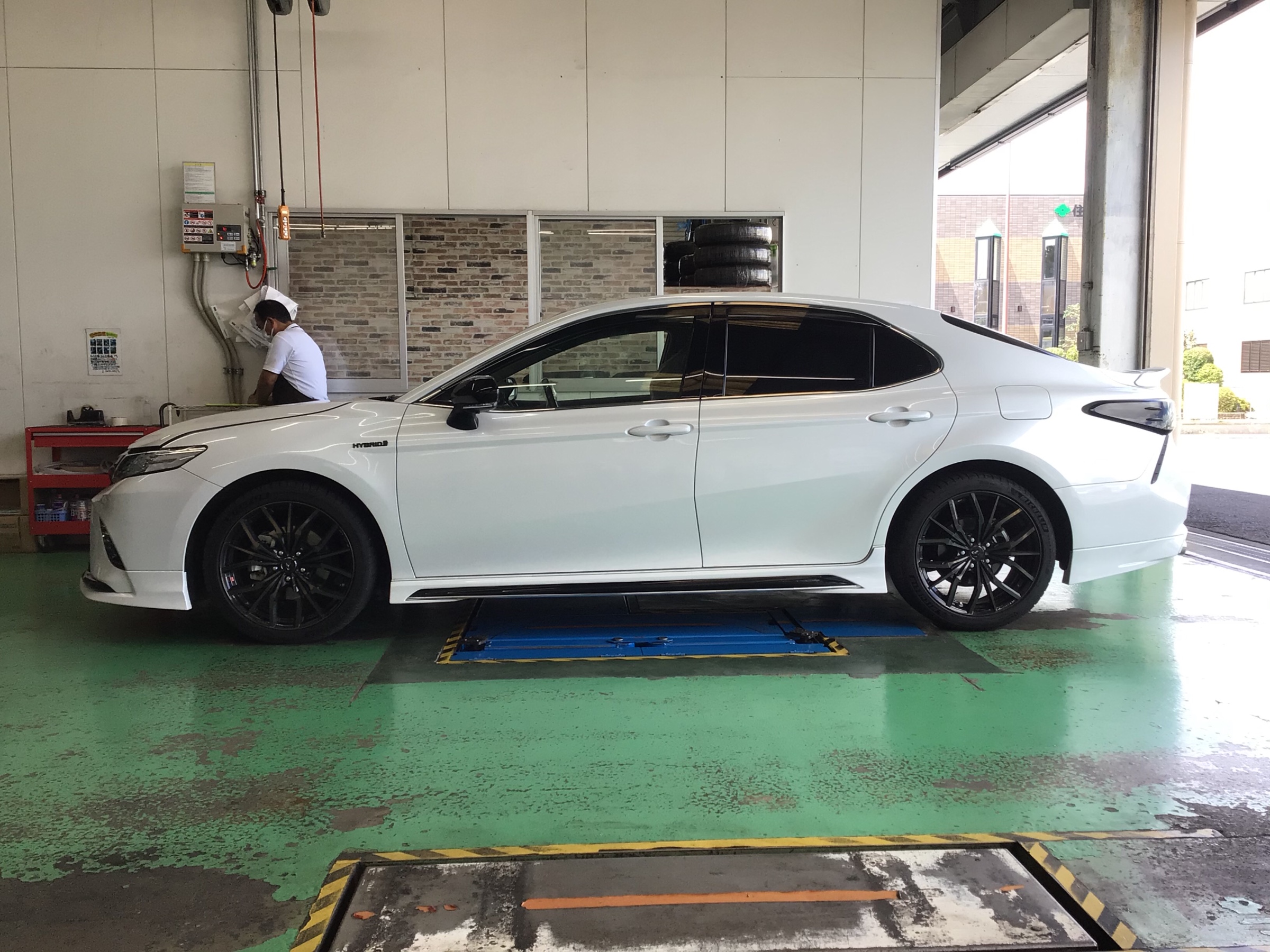 トヨタ•カムリ(AXVH70)〜テインフレックスZ取り付け〜 | 店舗おススメ