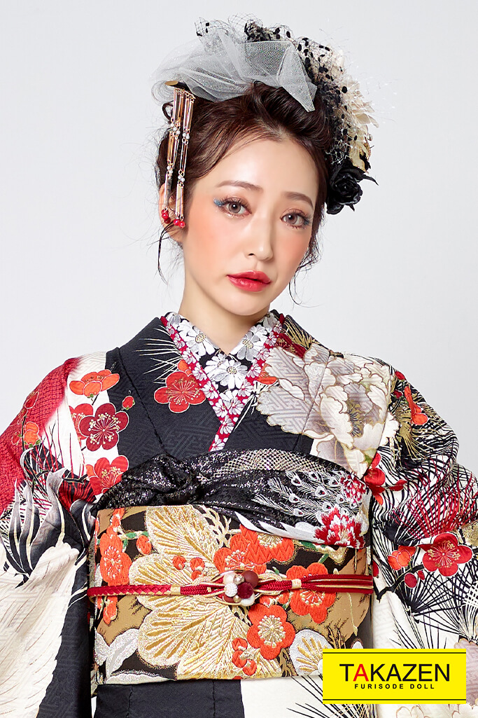 ジャパンモード 白/黒/赤 鶴柄 目立つ振袖 かっこいい極妻風 坂本礼美