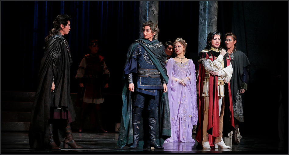 宝塚歌劇 花組『アウグストゥス―尊厳ある者―』『Cool Beast!!』特集