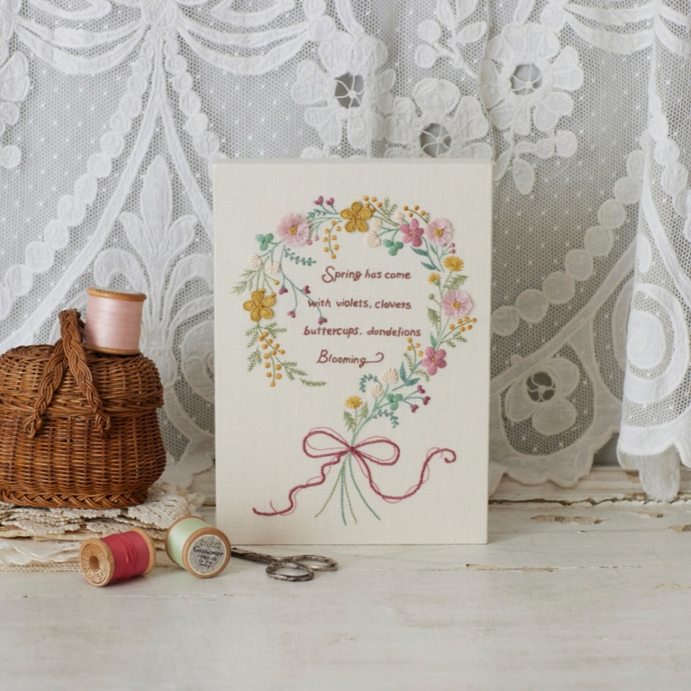 atelier de noraさんのボタニカル刺繍キット 「春の草花パネル