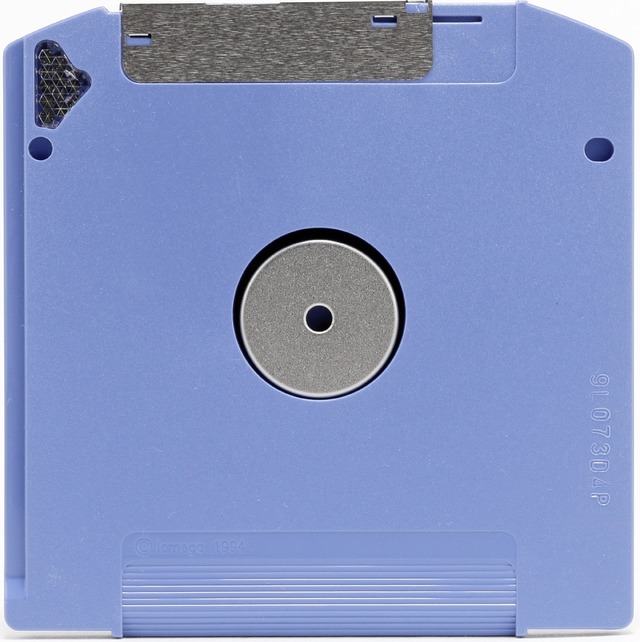 次世代フロッピーディスクとして有望視されていた「Zip」（100MB、1994