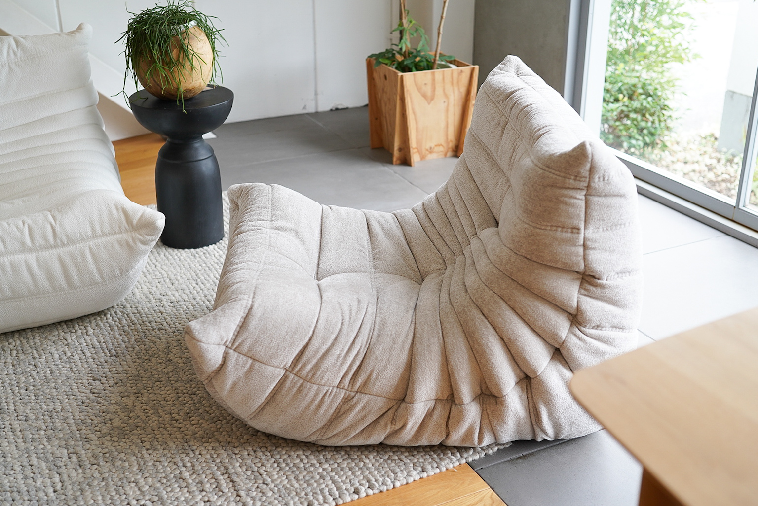 ロゼ・トーゴ 一度座ってみてください。HOLM230 広島県福山市駅家町坊寺230