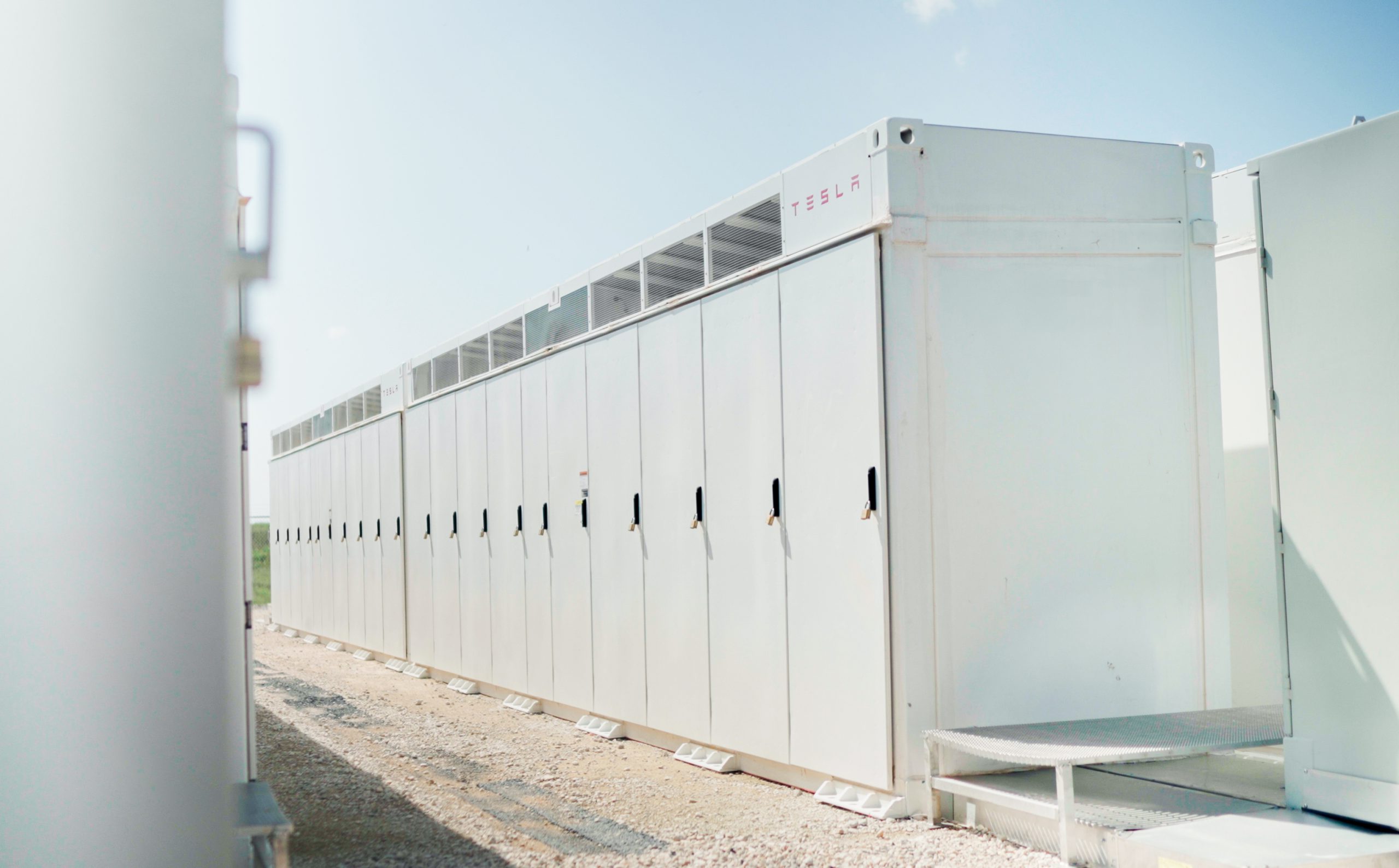 Tesla Megapacks powers the xAI Colossus supercomputer