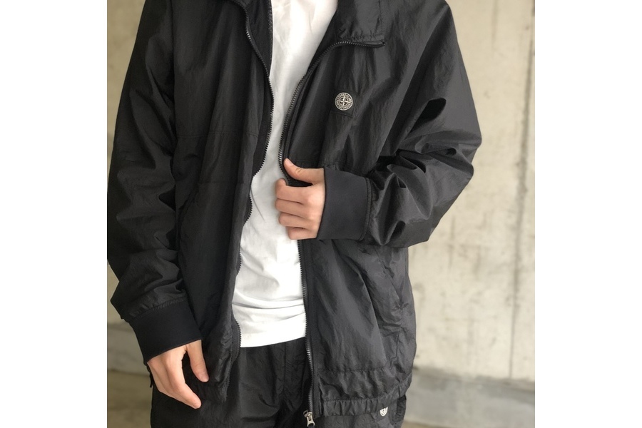 インポートブランド【STONE ISLAND /ストーンアイランド】からナイロン