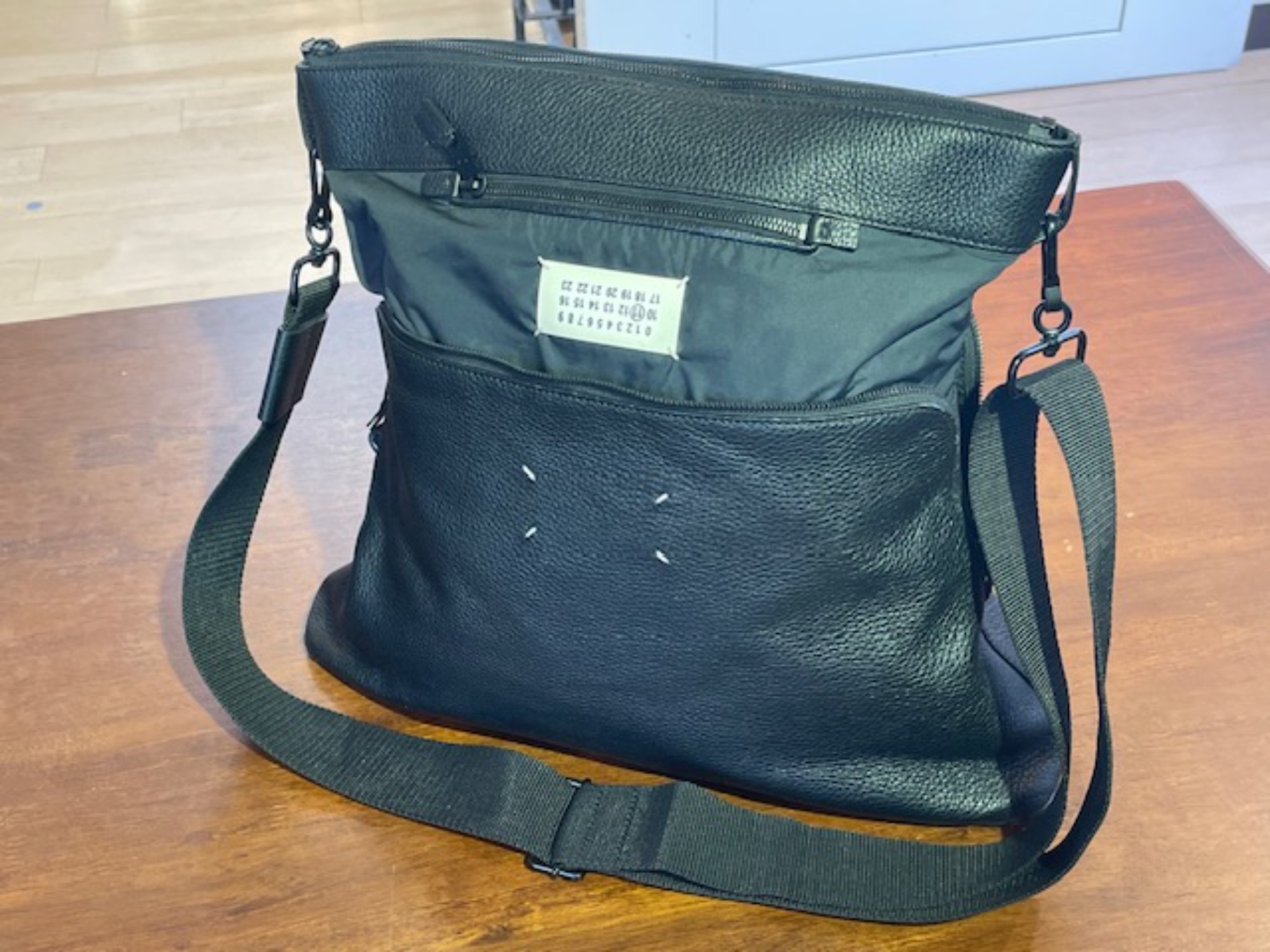 Maison Margiela /メゾンマルジェラ】の、5AC ディアスキンショルダー