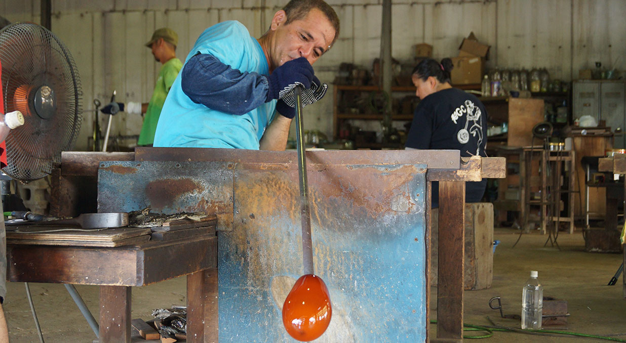 VOL.133 「琉球ガラス」 沖縄県 | DUNLOP presents みらい図鑑 - TOKYO