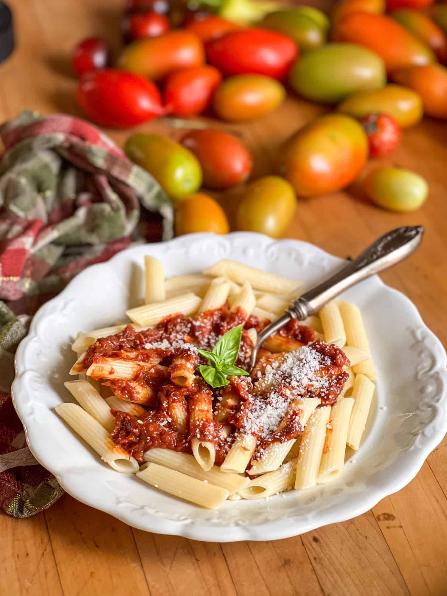 Roasted Tomato Pasta Sauce (Easy Freezer Recipe) - The Art of