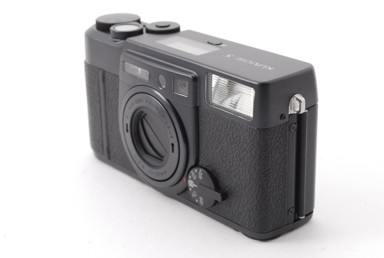 This Fujifilm Klasse S is Worth Adding to Your Premium Compact