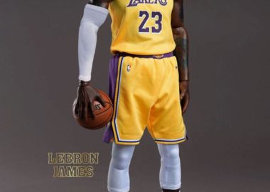 エンターベイ 1/9 モーションマスターピース コレクティブルフィギュア