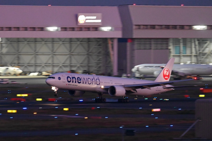 JAL、ワンワールド塗装の777-300ERがラストフライト 退役4機目、JA732J
