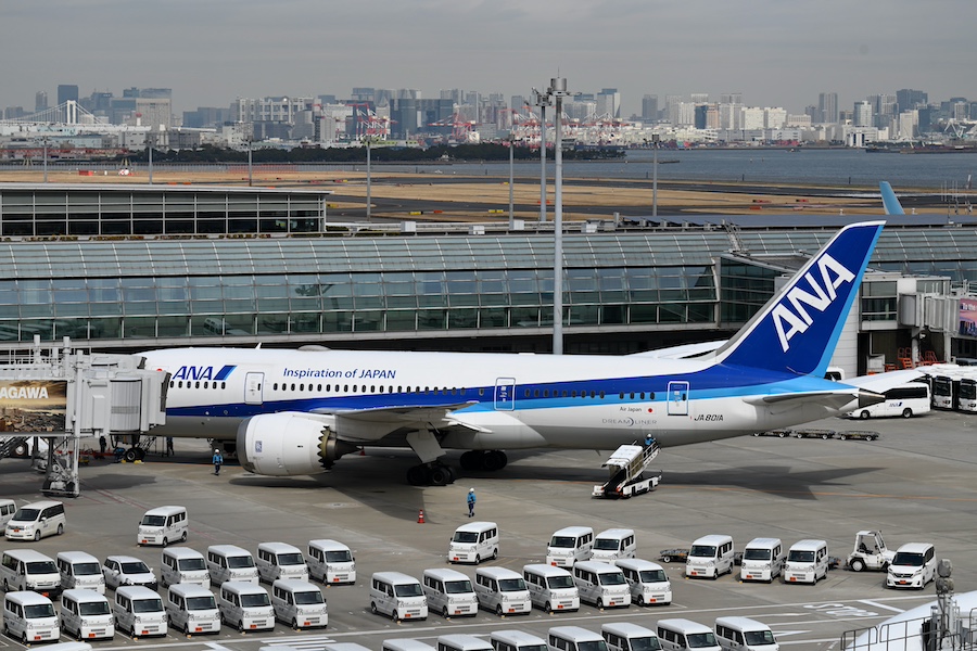 ANA初の787「JA801A」、あす3月1日“トリトンブルー姿”見納め AirJapan