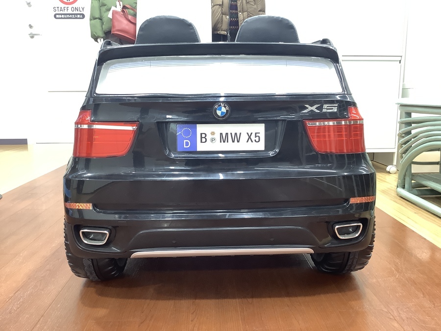 BMW-X5の電動乗用玩具(トイザらス限定)を買取入荷致しました！！｜2021