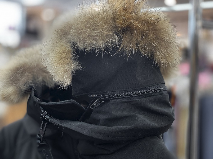 スマホで購入】CANADA GOOSE(カナダグース)のChateau Parka Black