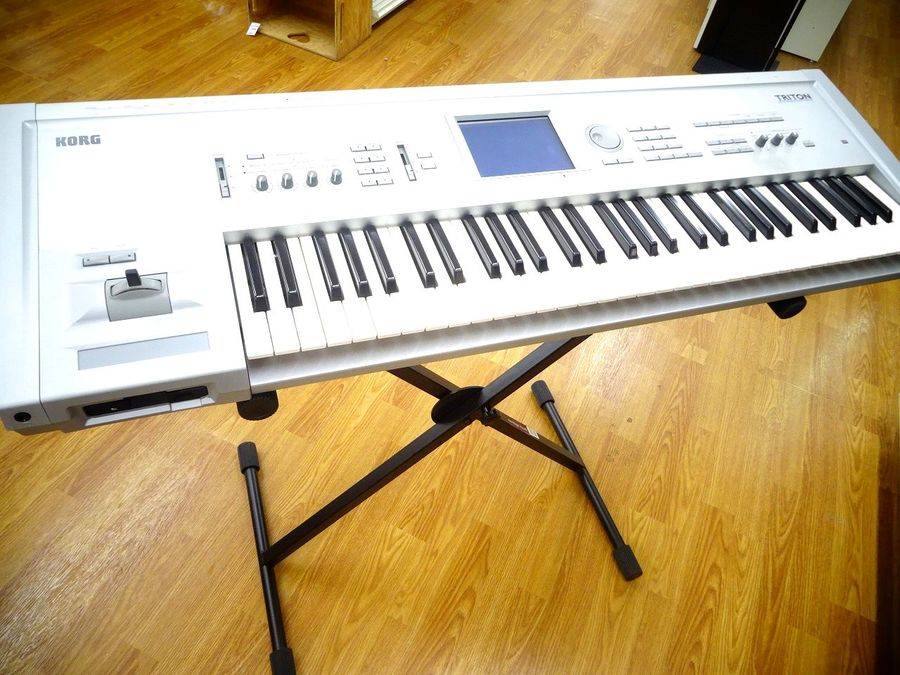 KORGの名作シンセ！初代TRITON入荷致しました！【八尾店】｜2017年06月
