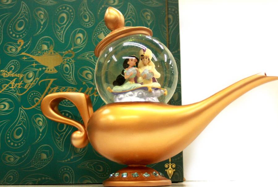 アラジンの魔法のランプのスノードームが入荷しました！【浦和店