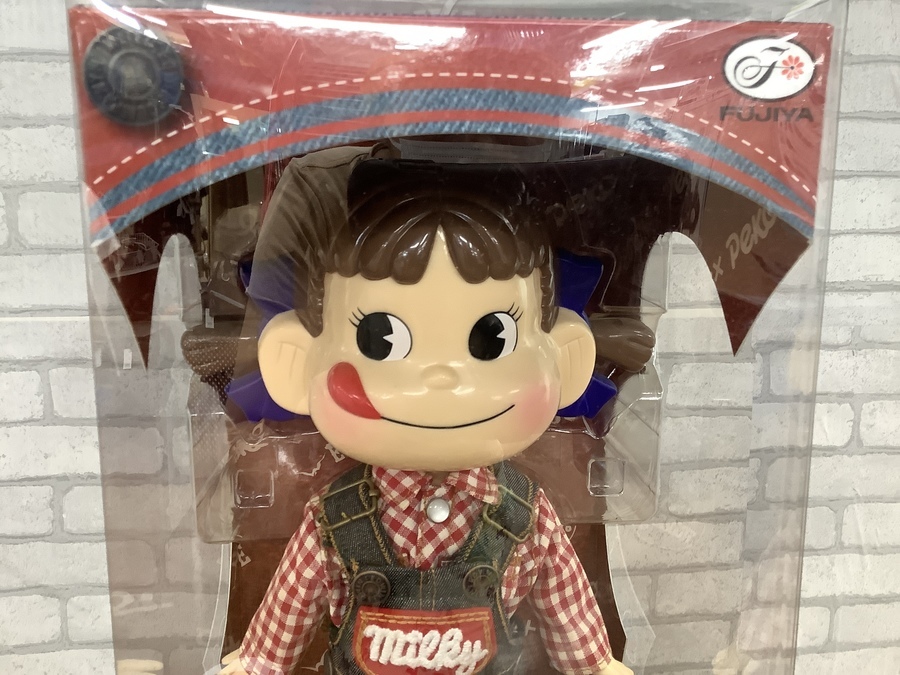 EDWIN(エドウィン)×ペコちゃんコラボ♪のペコちゃんフィギュアを買取