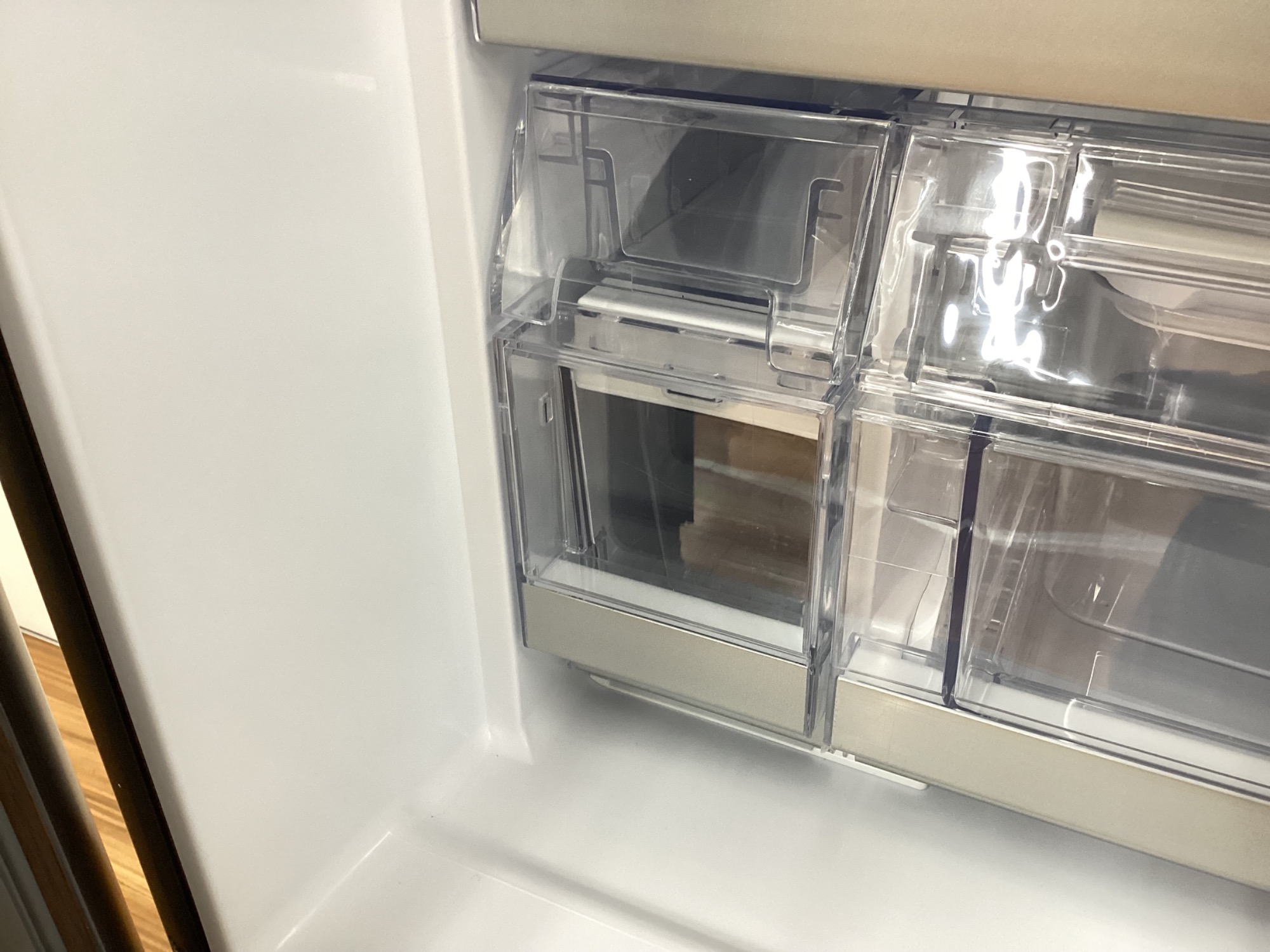 AQUA（アクア）】インテリアにもなる木目調の512Lの大型冷蔵庫（AQR