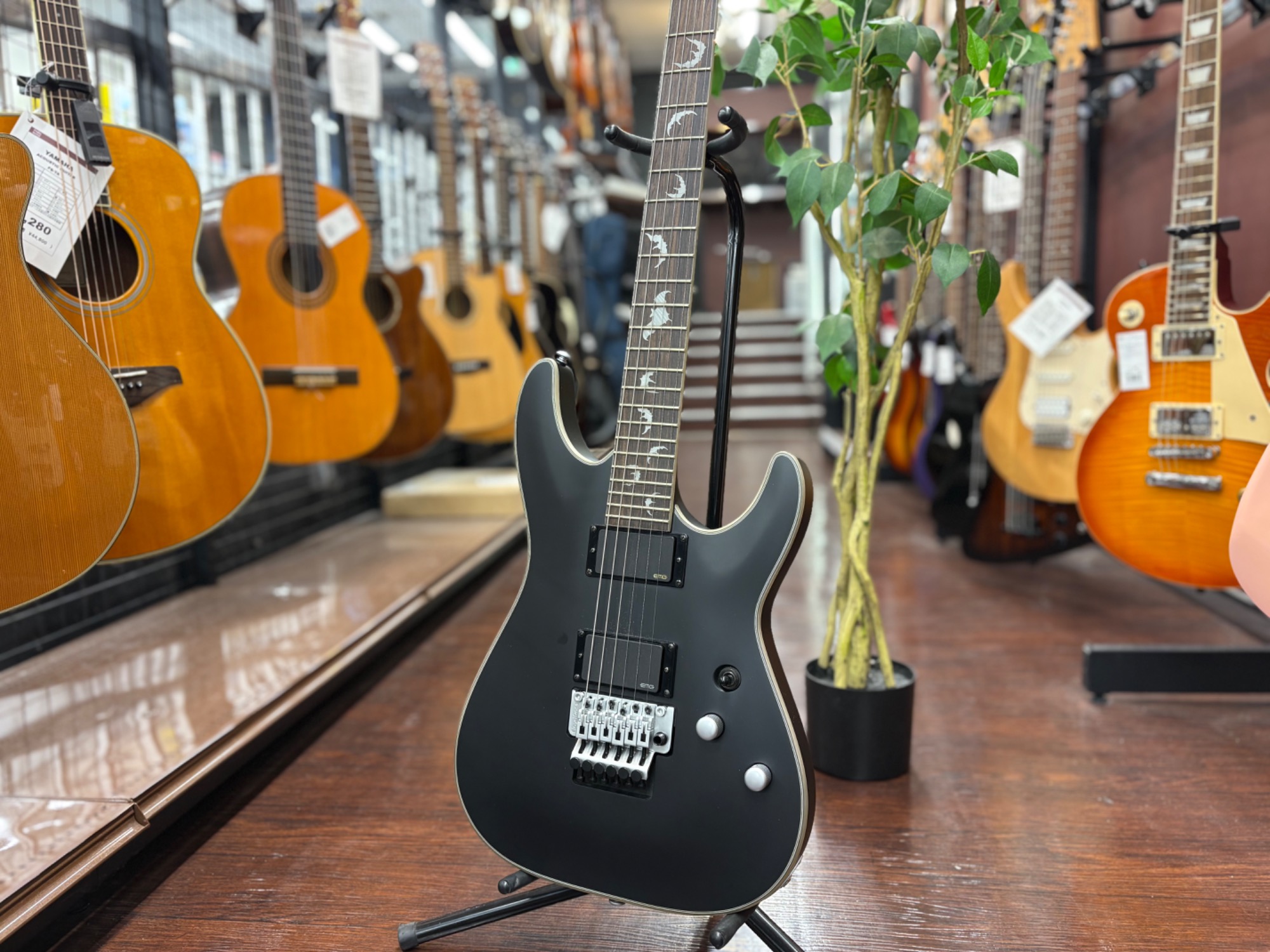 中古楽器買取強化店】エレキギター SCHECTER（シェクター）DIAMOND